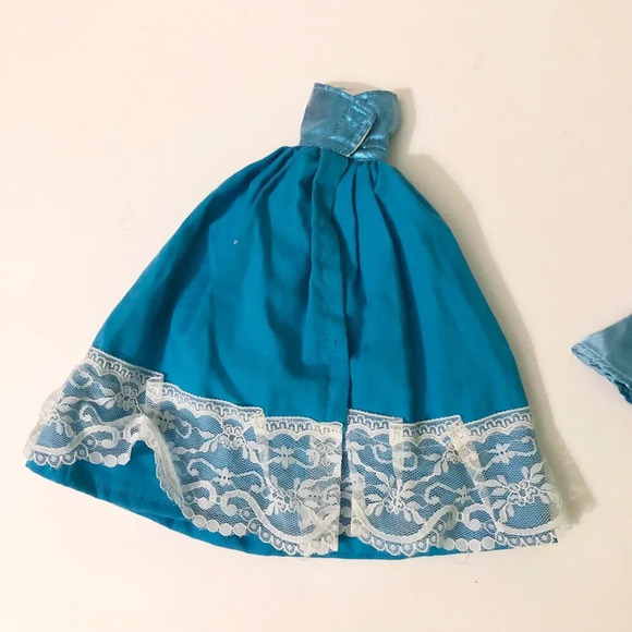 Assorted Lot of  Dolls Dresses Barbie and Other Clothing - Picture 15 of 15